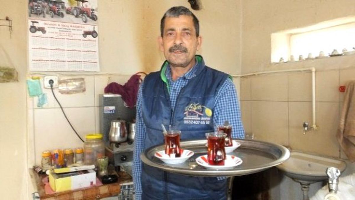 Çayını Beğenmeyenden Para Almıyor
