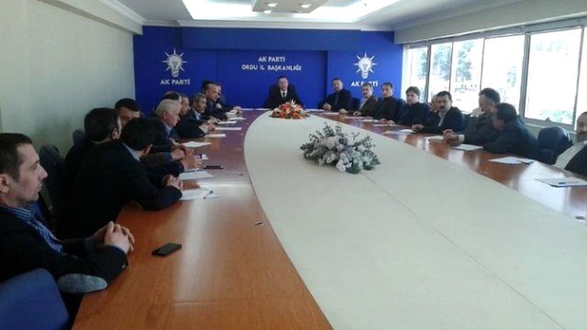 Çelenk: "7 Haziran Asrın Seçimi"