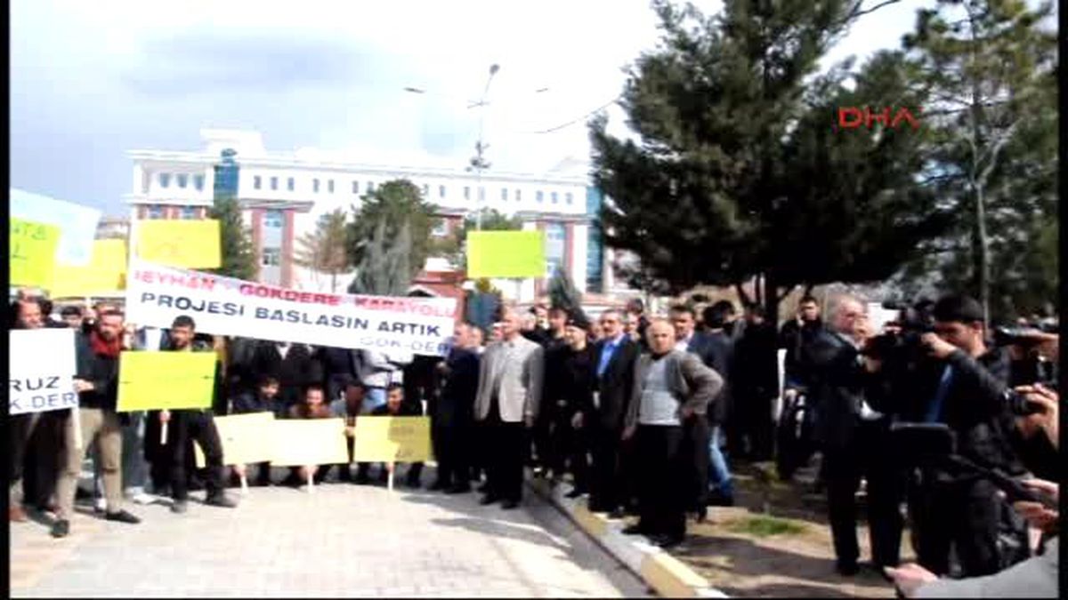Baraj Mağduru Köylülerden Yol Eylemi