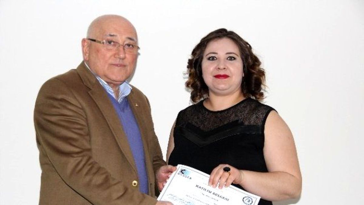 Genç Girişimci Adayları Sertifikalarını Aldı