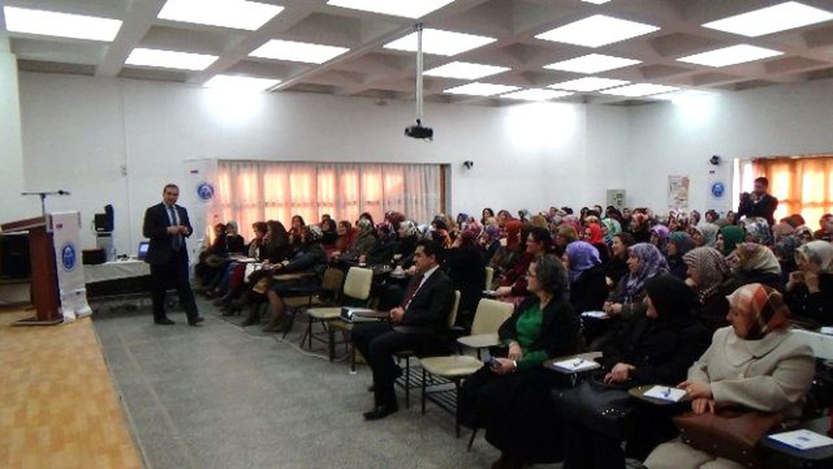 Halk Eğitim Kursiyerlerine "Dijital Öğrenme Fırsatlarına Erişim" Semineri