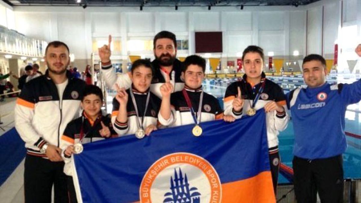 İbb Yüzmede de Özel