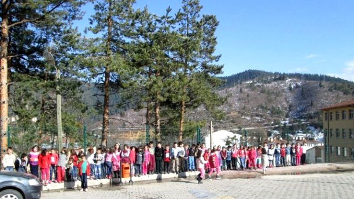 İki Katlı Bina 50 Saniye\'de Boşaltıldı