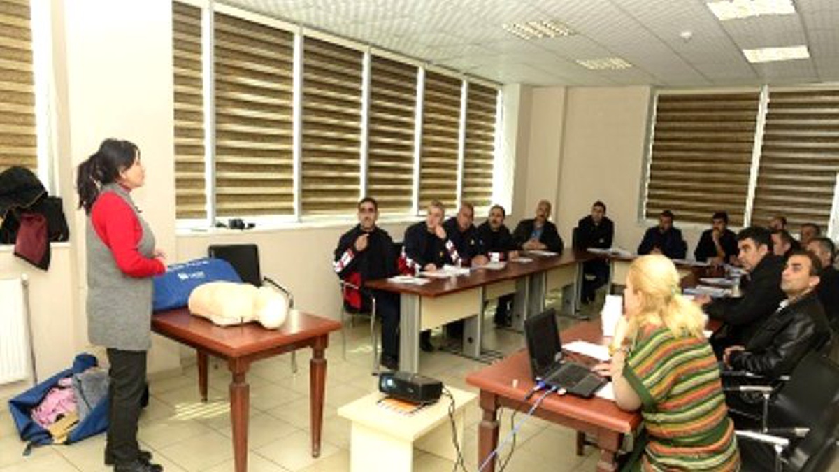 İtfaiye Personeline İlk Yardım Eğitimi Verildi 