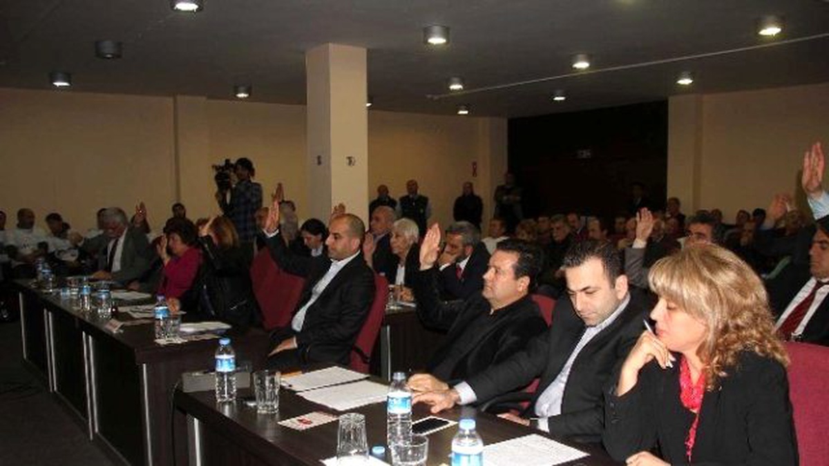 İzmir\'de Yaşar Kemal\'in İsmi Yaşatılacak