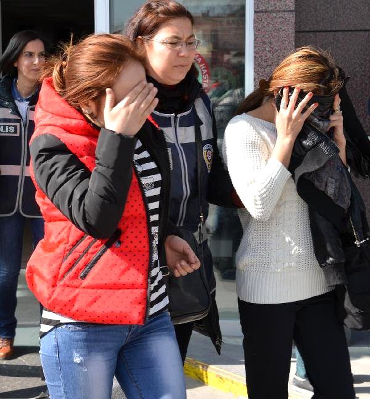 Konya\'da Fuhuş Operasyonu: 18 Gözaltı
