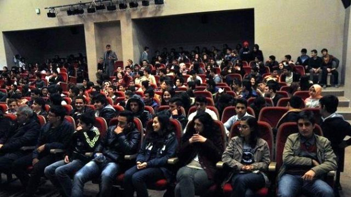 Körfez\'de "Uyuşturucuya Hayır" Tiyatrosu