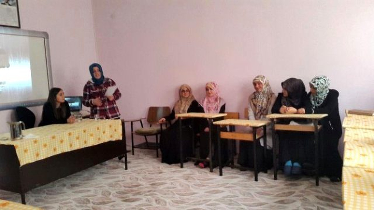 Kur\'an Kursu Öğrencilerine Konferans