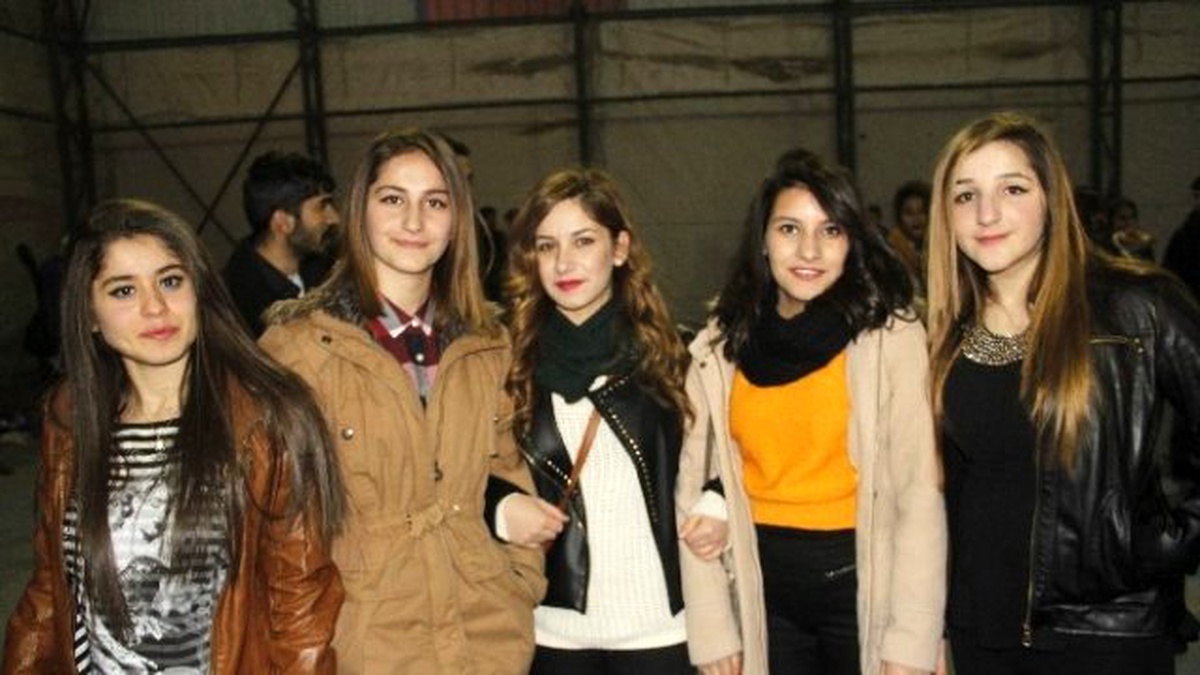 Kürt Sanatçı Mem Ararat Hakkari\'de Konser Verdi