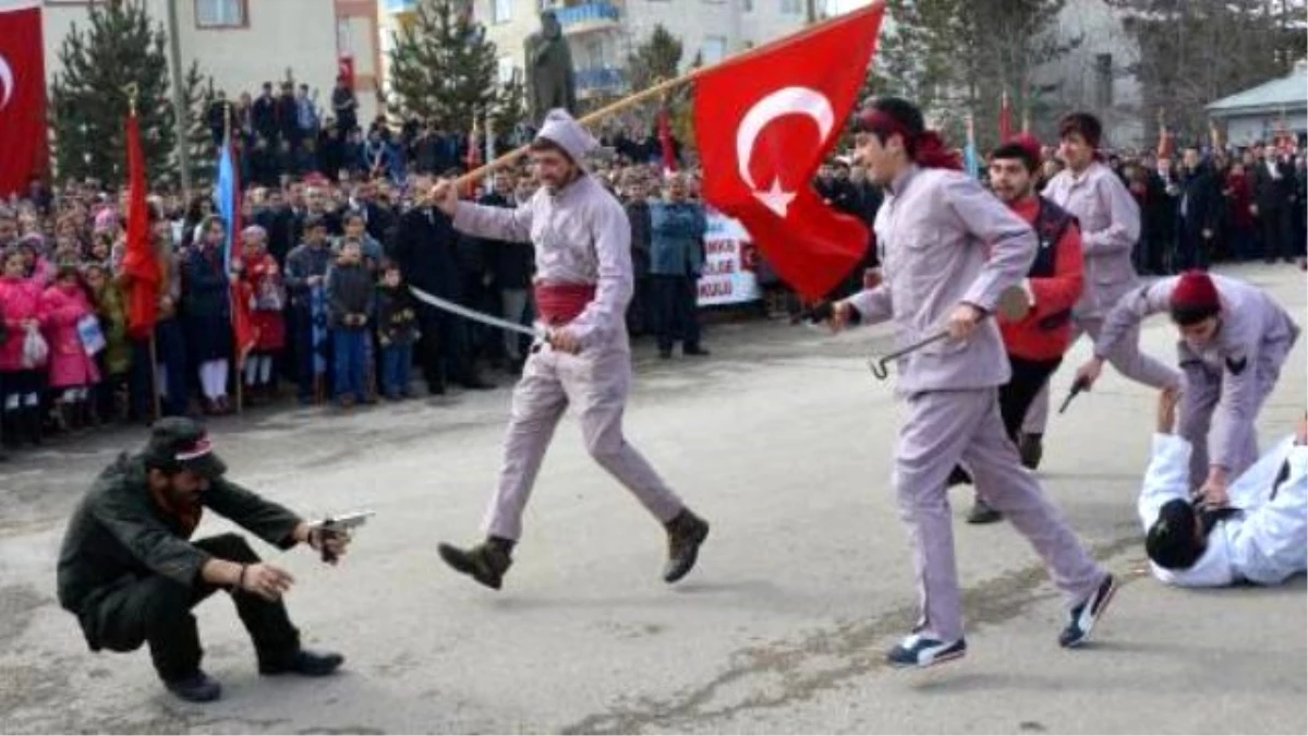 Kurtuluş Coşkusunda Ermeni Katliamı Canlandırıldı