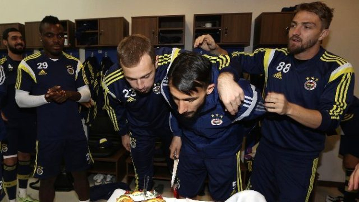 Mert Günok ve Mehmet Topal\'a Doğum Günü Sürprizi