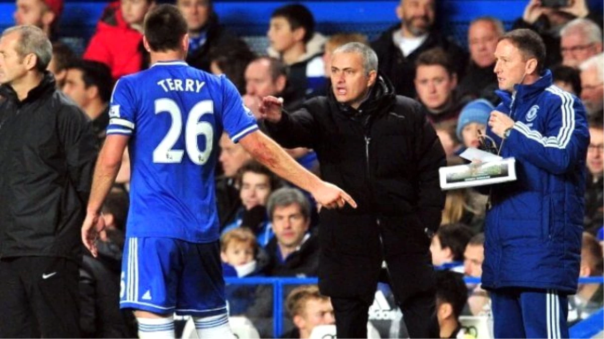 Mourinho: Terry Bir Sezon Daha Chelsea\'de