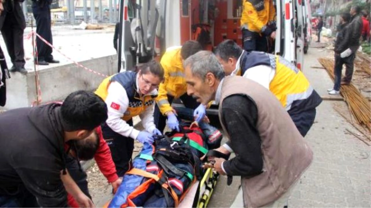 Otopark İnşaattında Yerinden Çıkan Vinç Sepetinden Düşen 3 İşçi Yaralandı