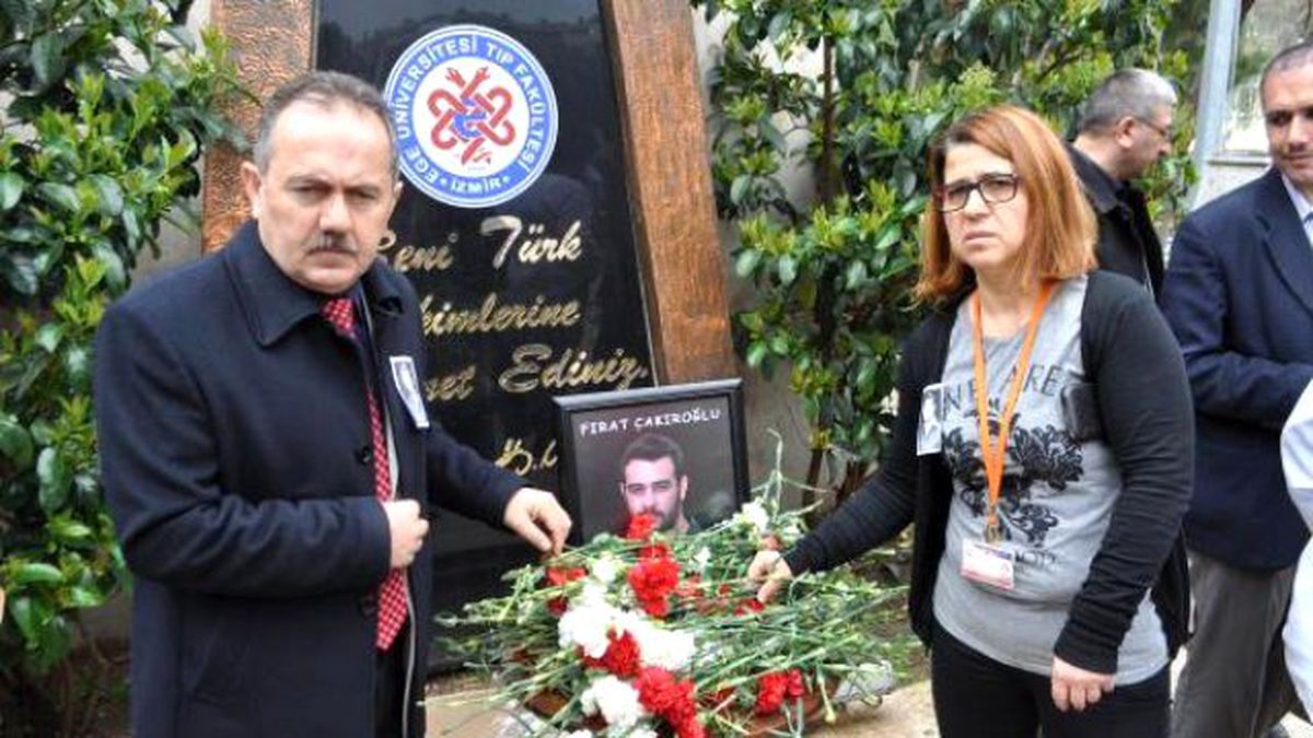 Sağlıkçılardan Fırat Çakıroğlu Eylemi