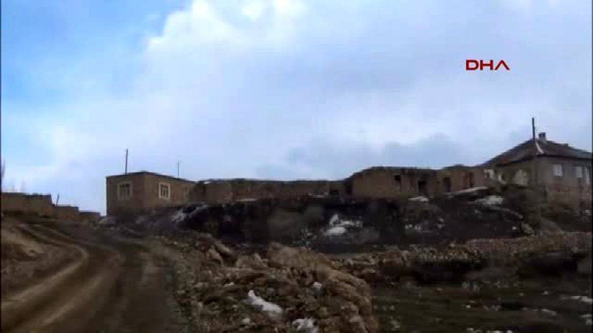 Van - Başkale\'deki Okulda Tuvalet Sorunu