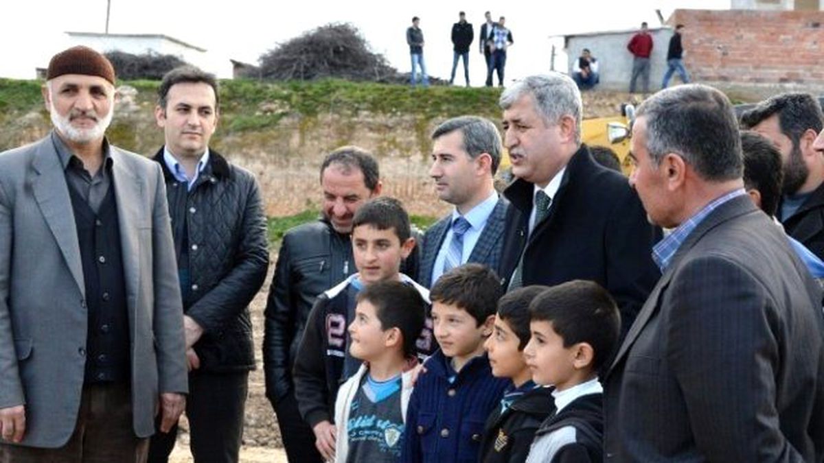 Yeşilyurt Belediyesi\'nden Sütlüce Mahallesi\'ne Spor Sahası