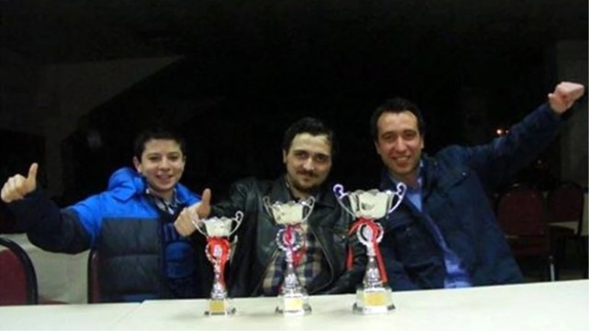 Yunusemre Belediyespor Satranç Takımı\'ndan Büyük Başarı