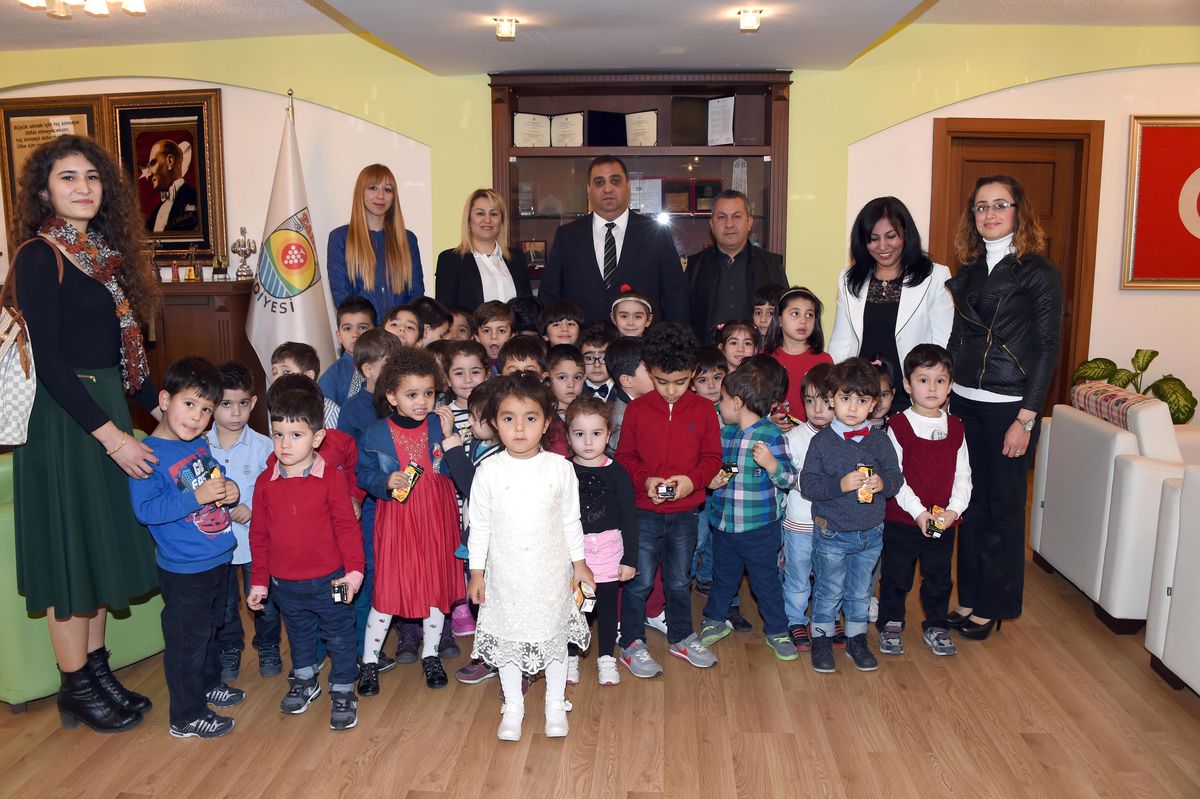 Başkan Can\'a Minik Öğrencilerden Ziyaret