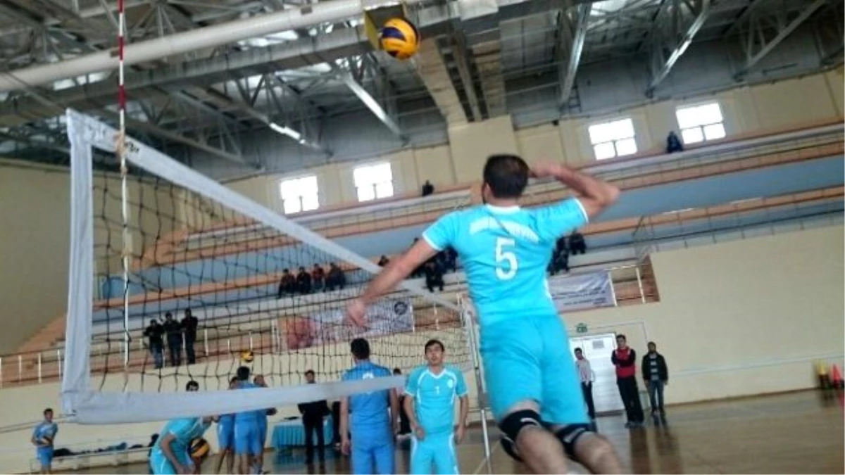 Beü Voleybol Takımı, Aü\'yü 3-1 Mağlup Etti