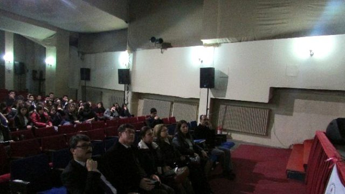 Biga\'da İstiklal Marşı Okuma Yarışması Düzenlendi