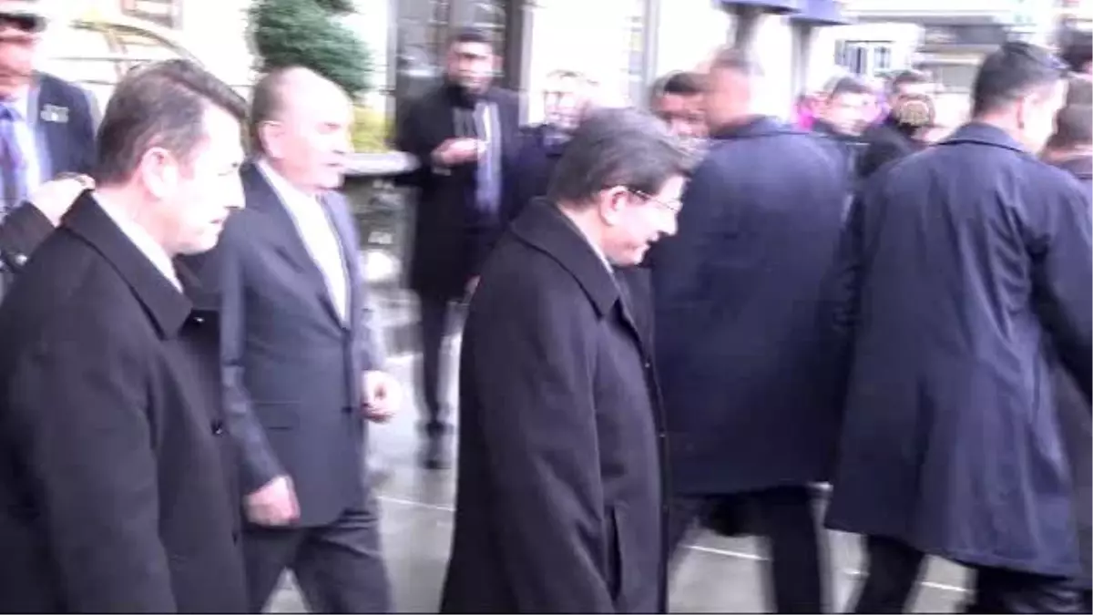 Davutoğlu, Kaldığı Ritz Carlton Otelden Ayrıldı - New