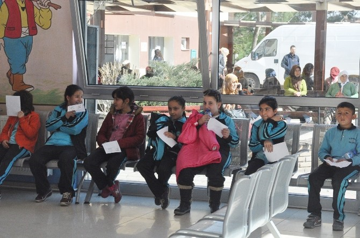 Denizli\'de 20 Öğrenci Sütten Etkilendi