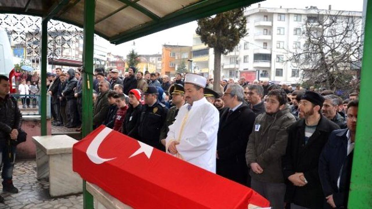 İntihar Eden Asker Toprağa Verildi
