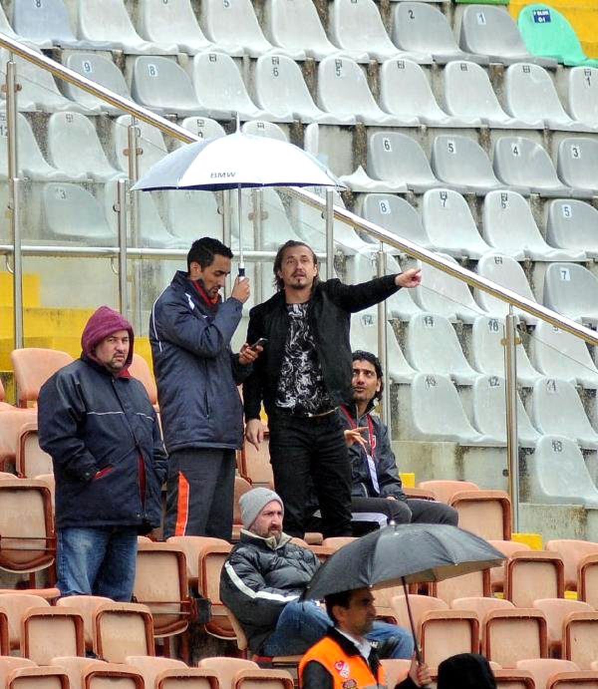 Karşıyaka\'da Akman Yine Tribünde