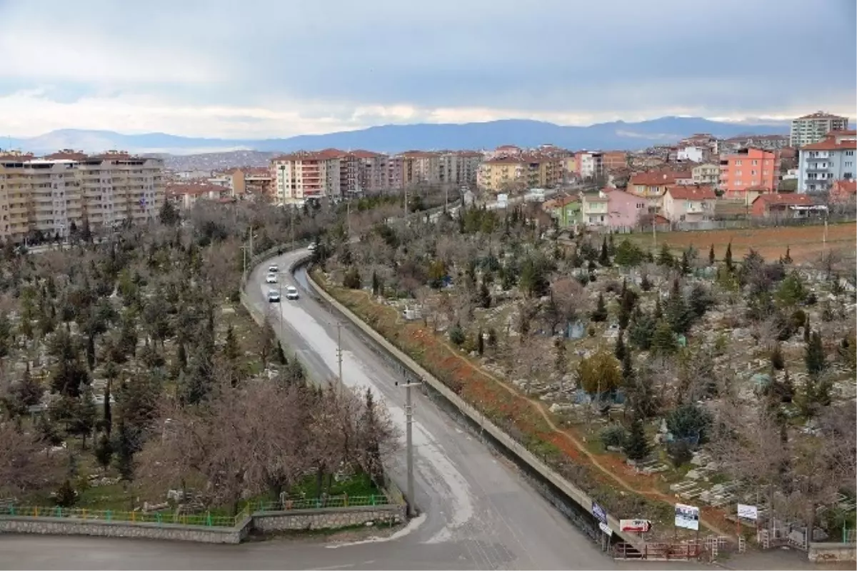 Kuyuönü Mezarlığındaki Bazı Mezarlar Nakledilecek