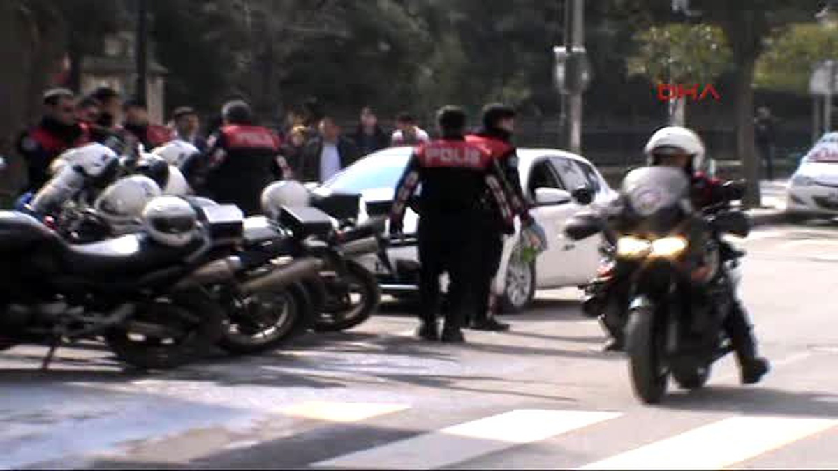 Şanlıurfa\'da Bir Kişi, Polis Rozeti ve Sahte Basın Kartıyla Yakalandı