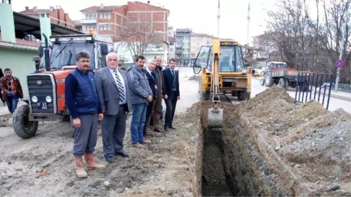 Taşköprü\'de Meydan Projesi\'nde Çalışmalar Başladı