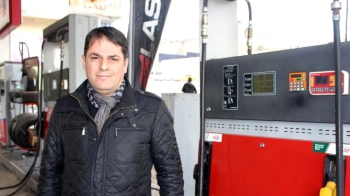 Türkiye\'nin En Pahalı Yakıtı Hakkari\'de Satılıyor