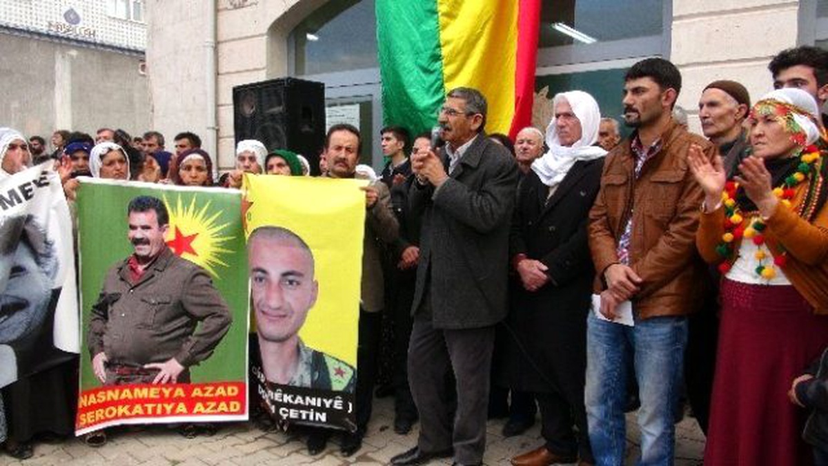 Ypg\'li Çetin\'in Ailesine Taziye Ziyareti