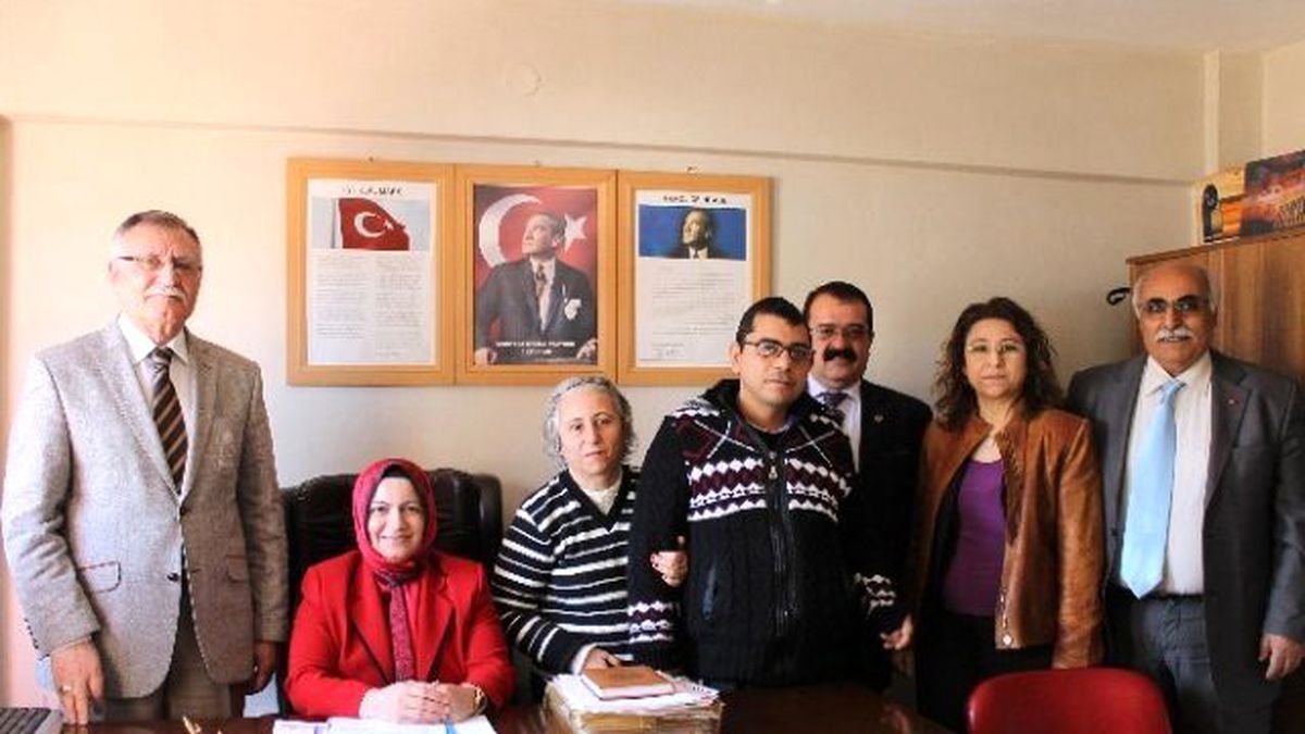 Ak Partili Kurtaran\'dan Zihinsen Engellilere Ziyaret