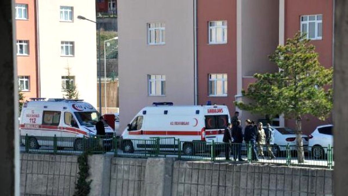 Ambulanslar Askeri Lojmanda, Acı Haber Yakınlarına Bildirildi