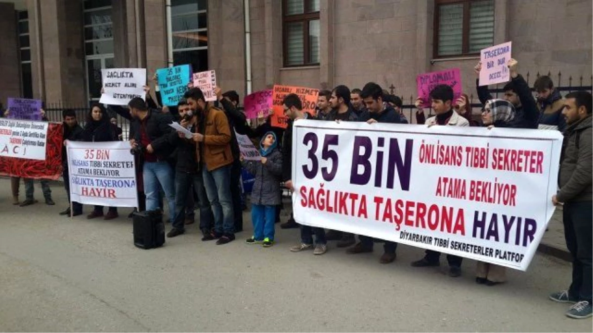 Atanamayan Sağlıkçılar Ankara\'da Eylem Yaptı