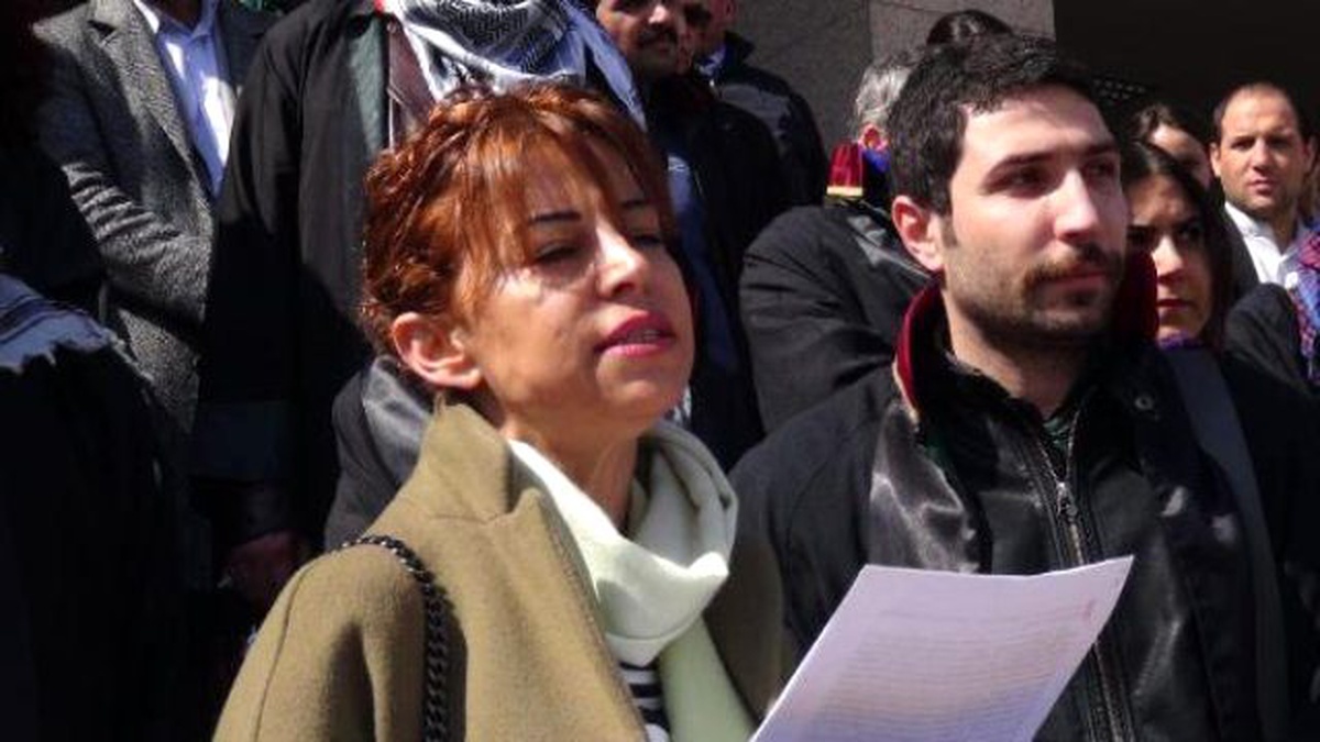 Avukatlardan Poşulu ve Cübbeli Açıklama
