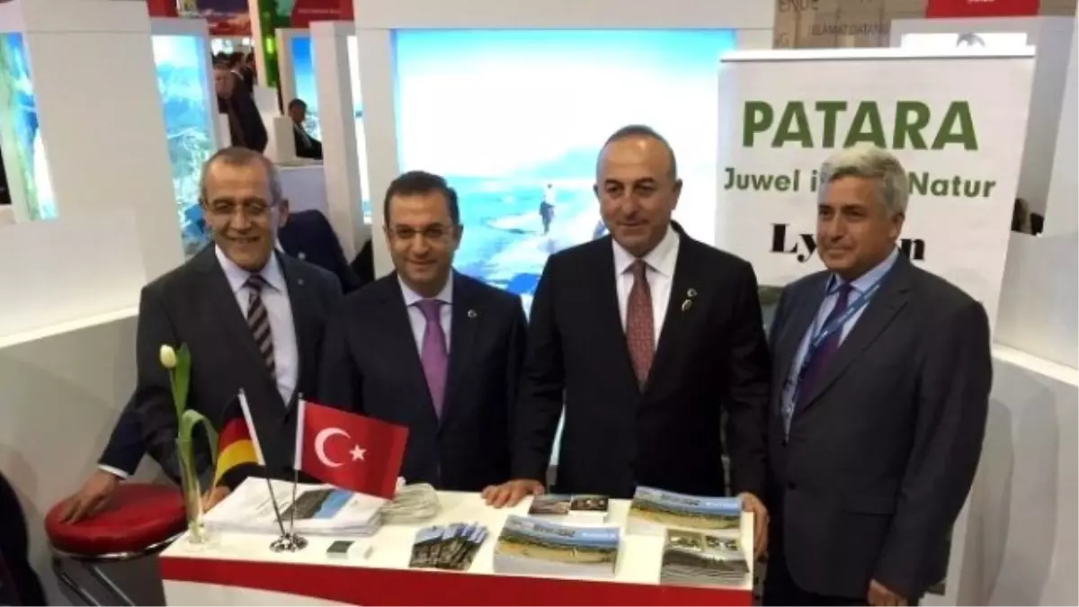 Bakan Çavuşoğlu Patara Standını Ziyaret Etti