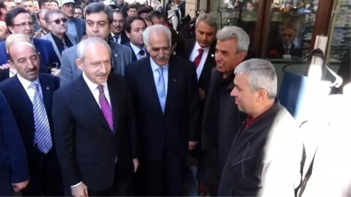 Kılıçdaroğlu ile Yolunu Kesen Gencin Dikkat Çeken Erdoğan Sohbeti