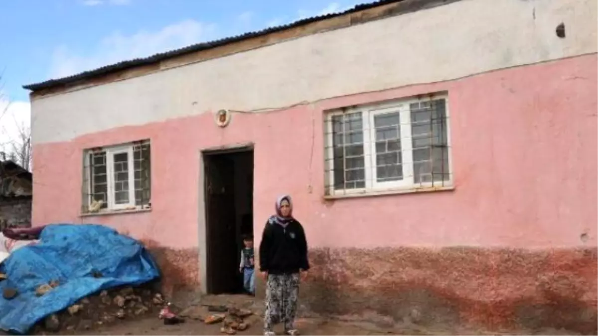 Eşi Asker Olan Genç Kadın 3 Çocuğuyla Yaşam Savaşı Veriyor