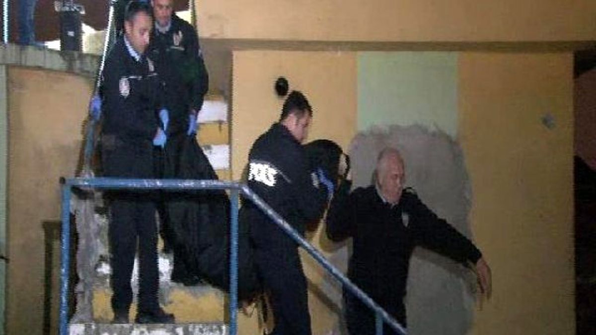 Eyüp\'te Öldürülen Kişinin Cesedi Adli Tıp\'a Kaldırıldı