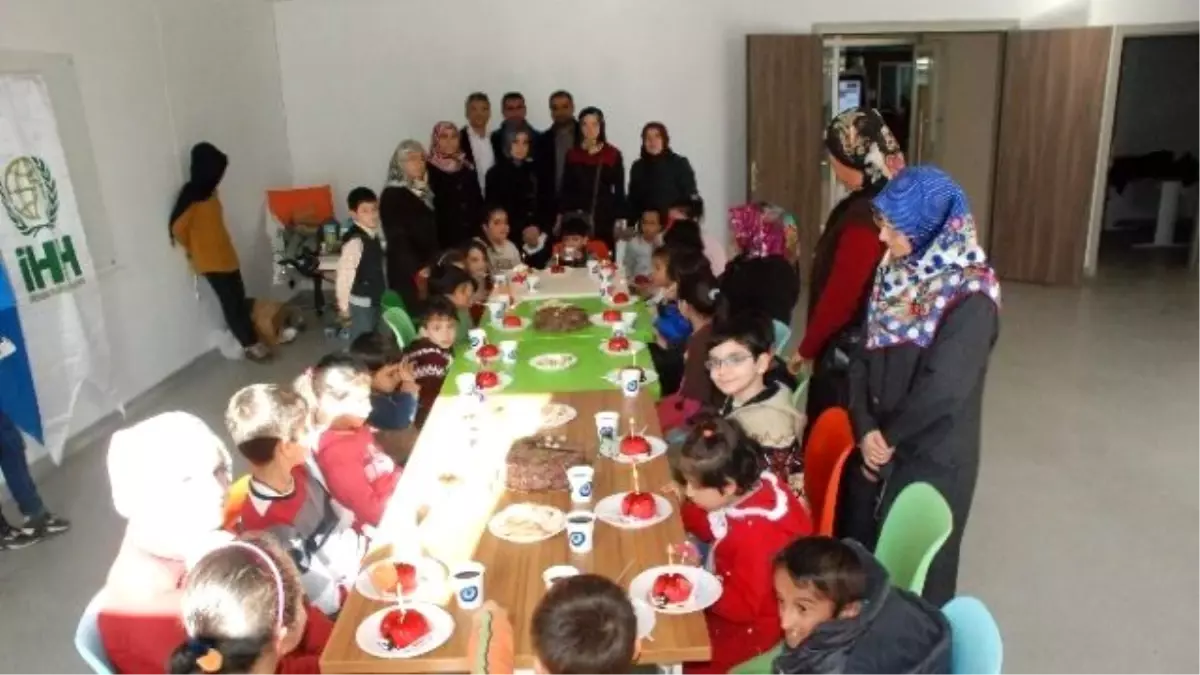 İhh Yetimlerin Yüzünü Güldürmeye Devam Ediyor