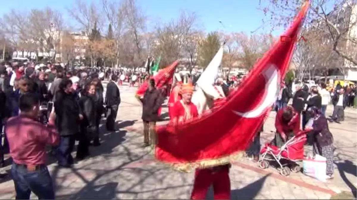 Manisa Salihli Mehteran Eşliğinde Deve Korteji İlgi Çekti