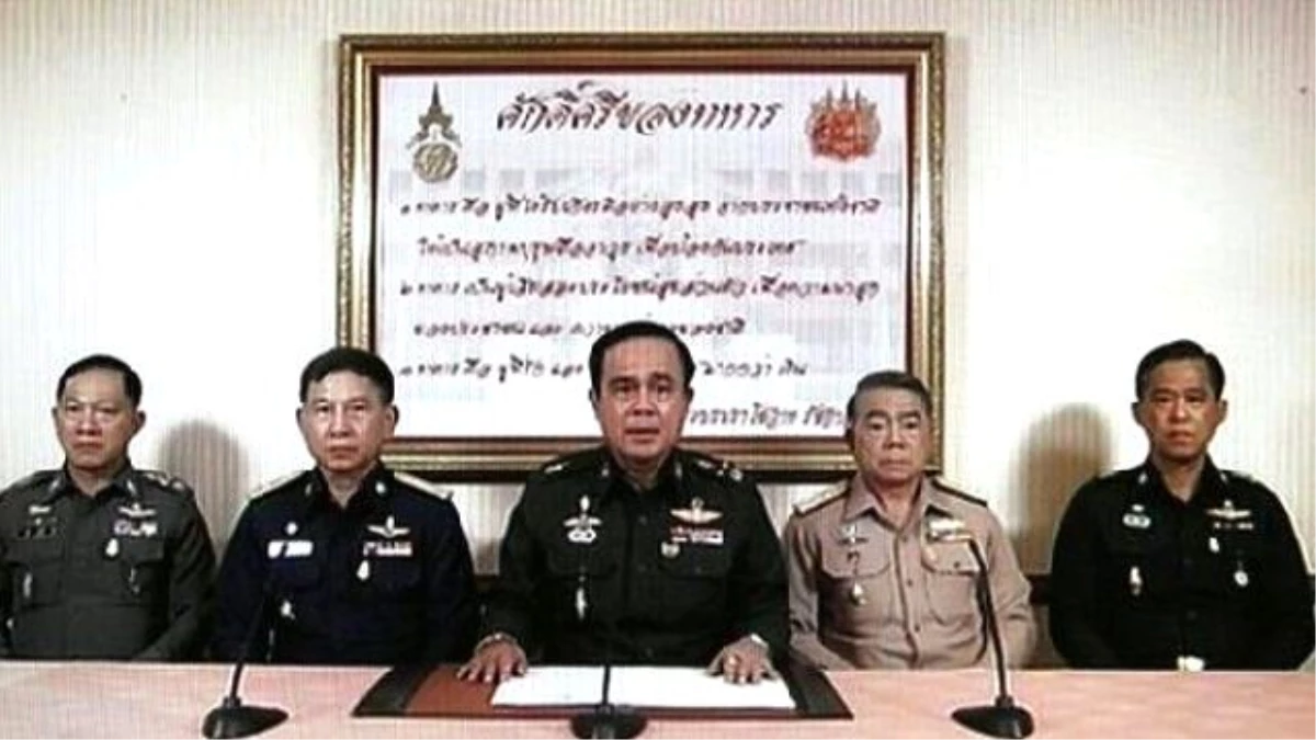 Tayland\'ta Cuntaya 2 Yıl Siyaset Yasağı Getiriliyor