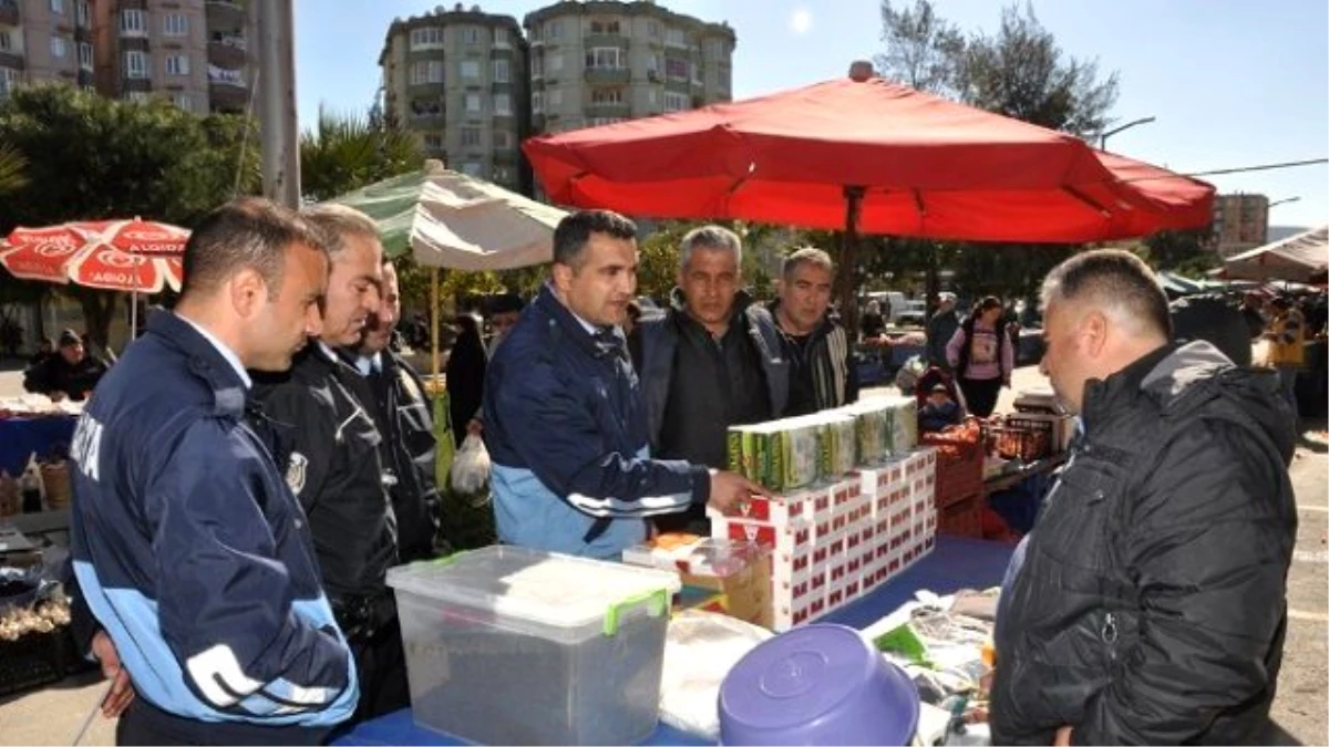 Torbalı\'da Kaçak Tütün ve Sigara Satışına Baskın