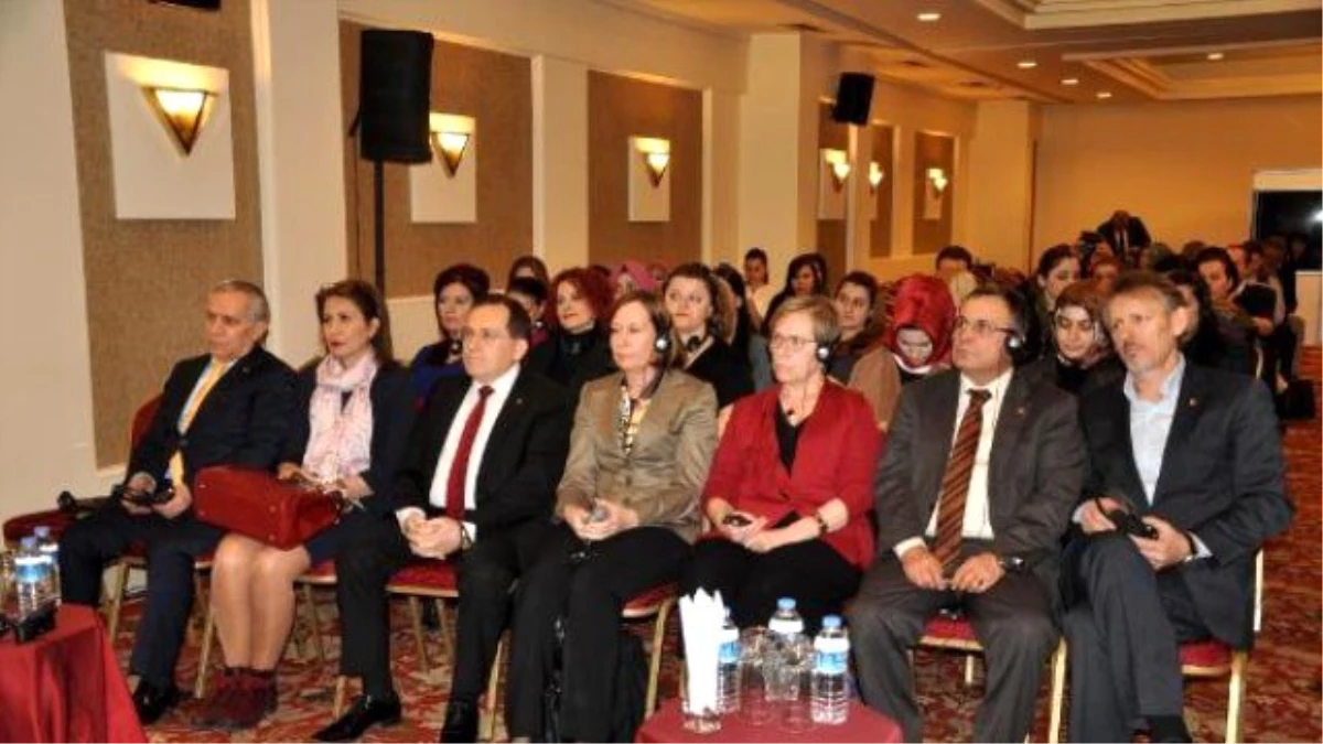 Trabzon\' da, Türkiye\'de Kadınların Siyasete Katılımı Değerlendirildi