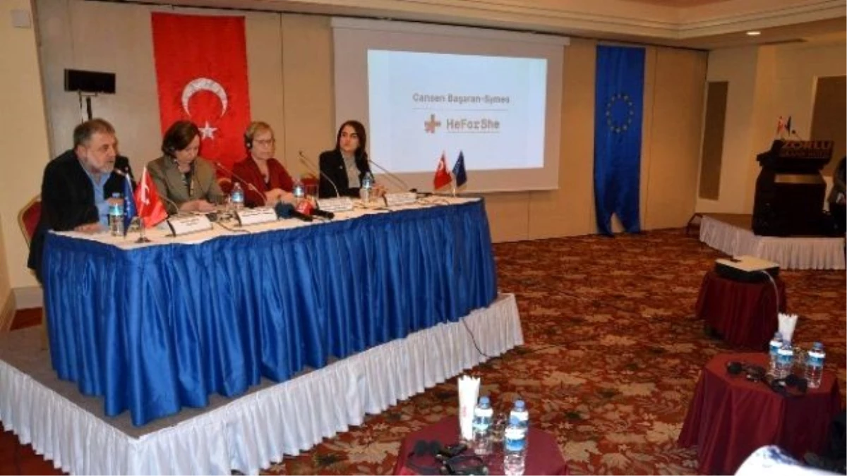 Trabzon\'da \'Türkiye\'de Kadınların Siyasete Katılımı\' Paneli