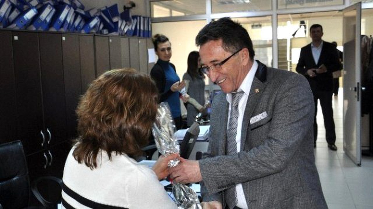Başkan Kamil Saka, Personelin Kadınlar Gününü Kutladı