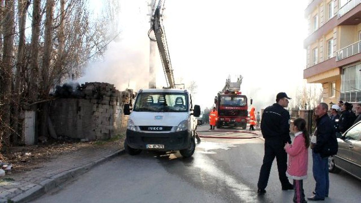 Depoda Çıkan Yangın Korkuttu