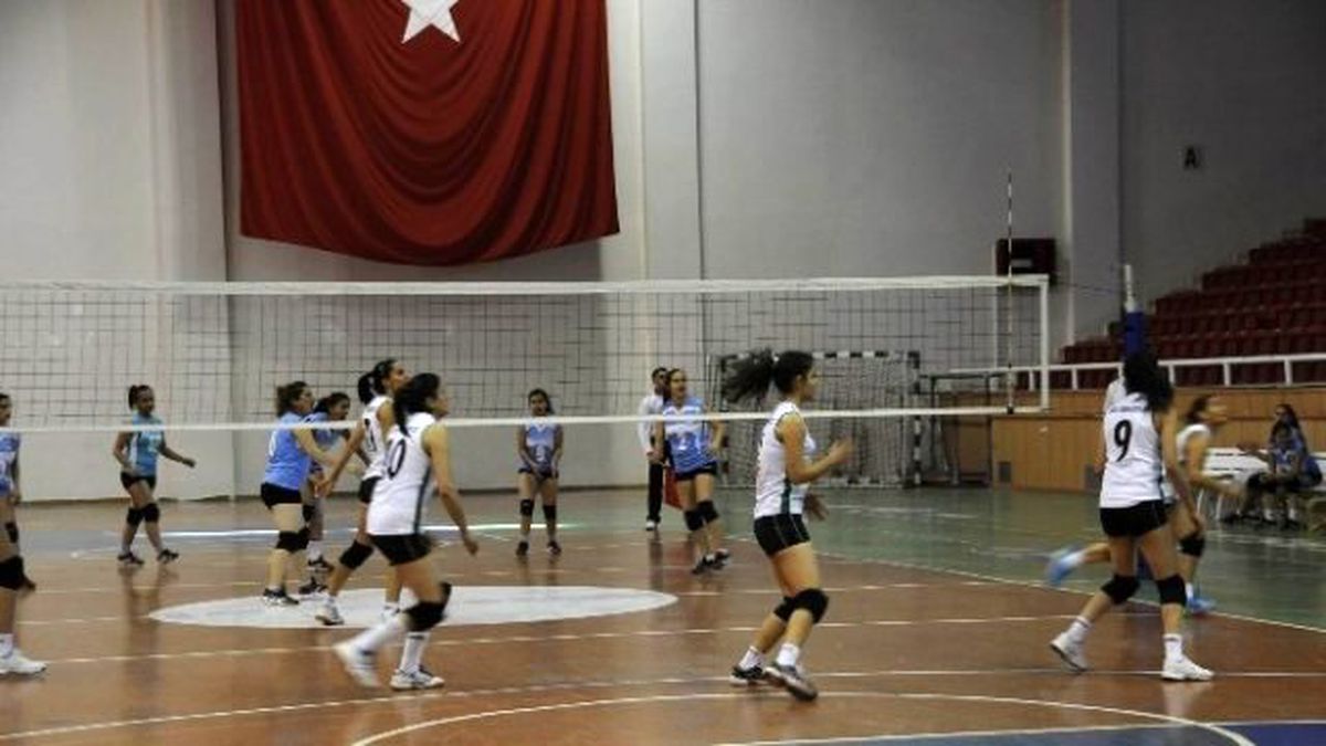 Dicle\'nin Sultanları Ağrı\'dan Zaferle Döndü